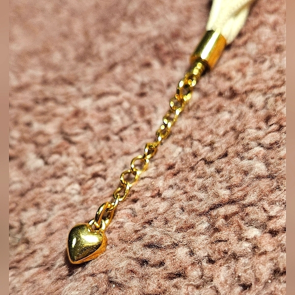 JUICY Couture White Multi Strand Crown Peace Pearl Heart Bling Charm Bracelet - Picture 4 of 14